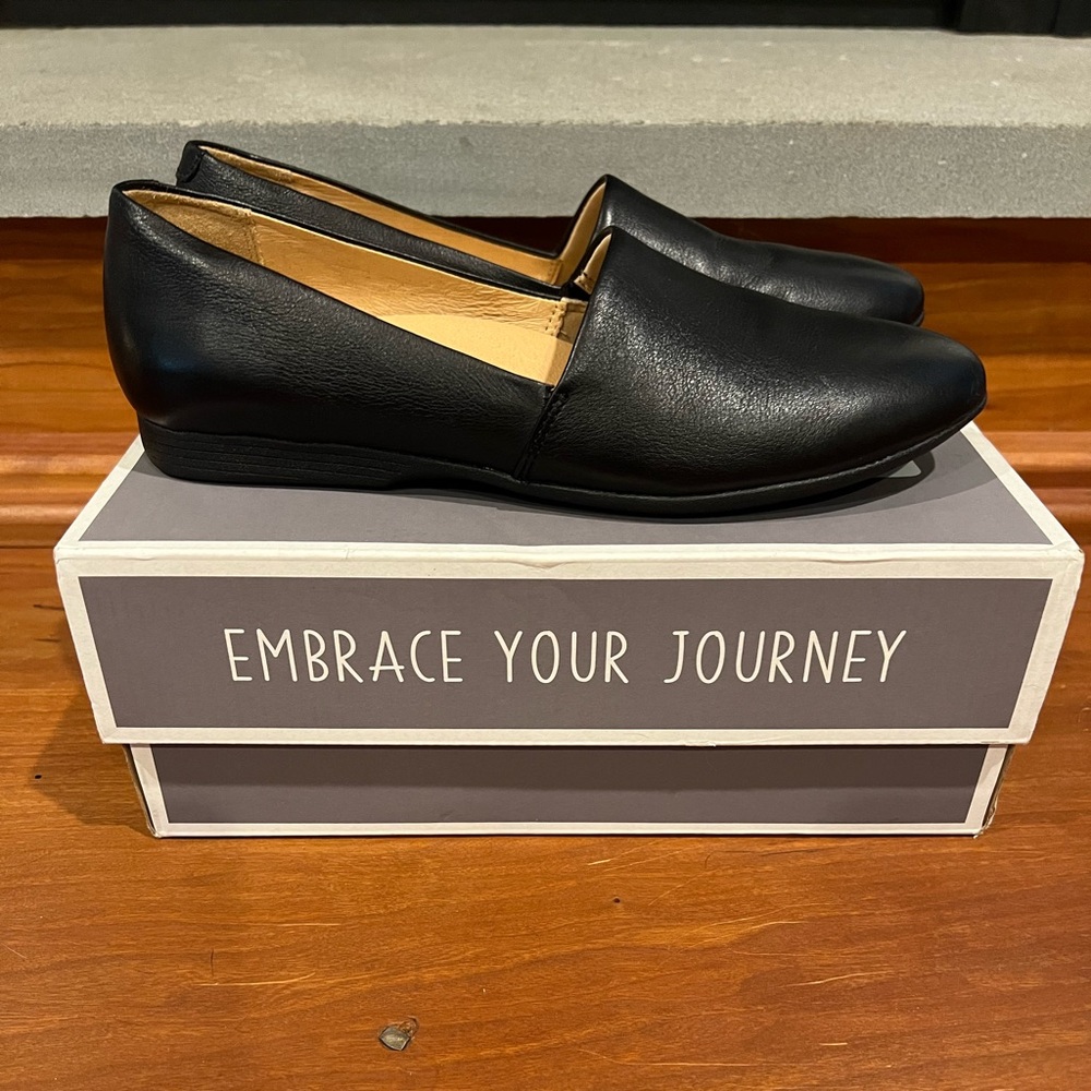 Dansko Larisa Loafer. NWT